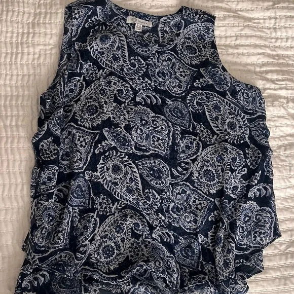 Elegant Navy Paisley Blouse - Picture 2 of 4